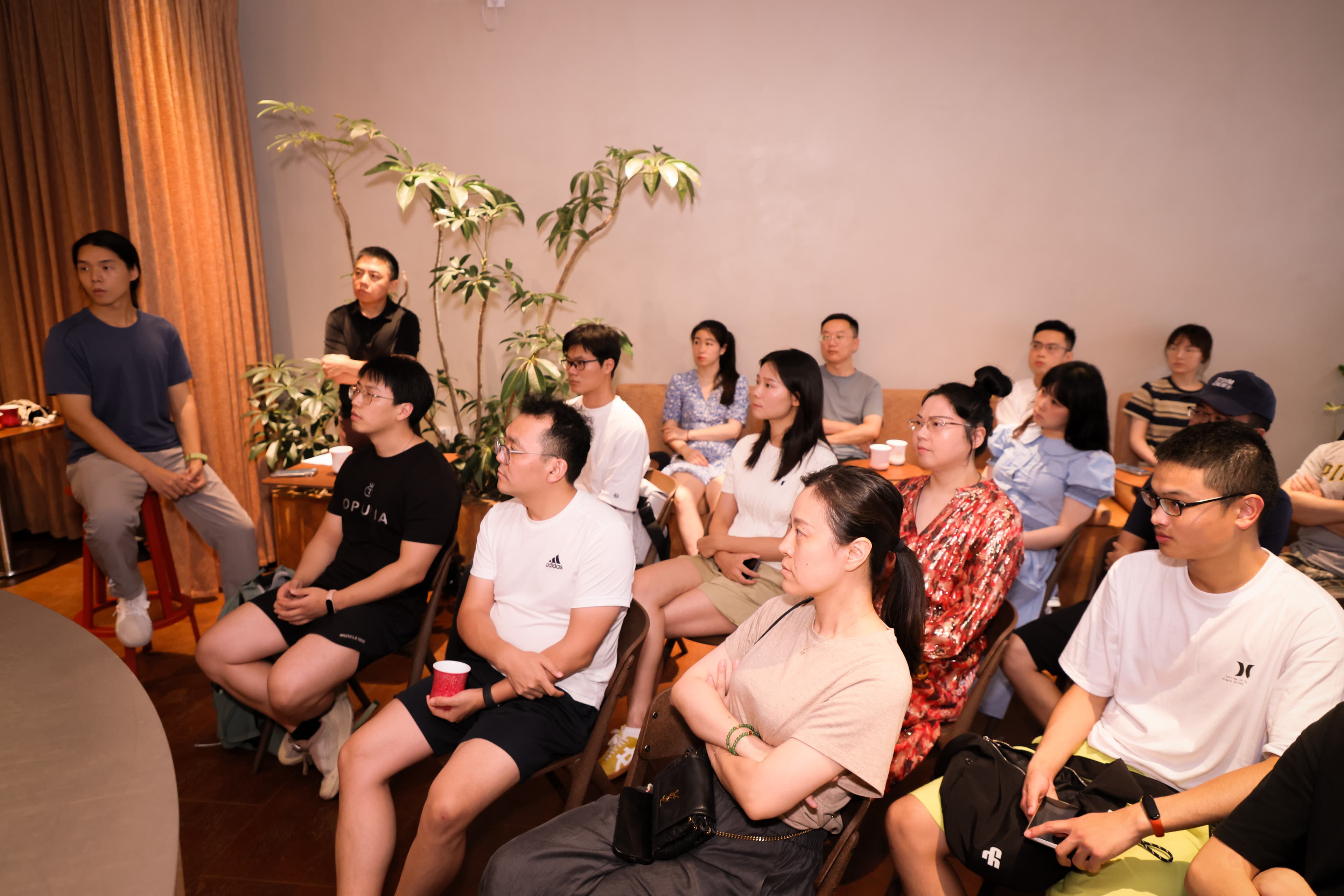 everyone looking.JPG